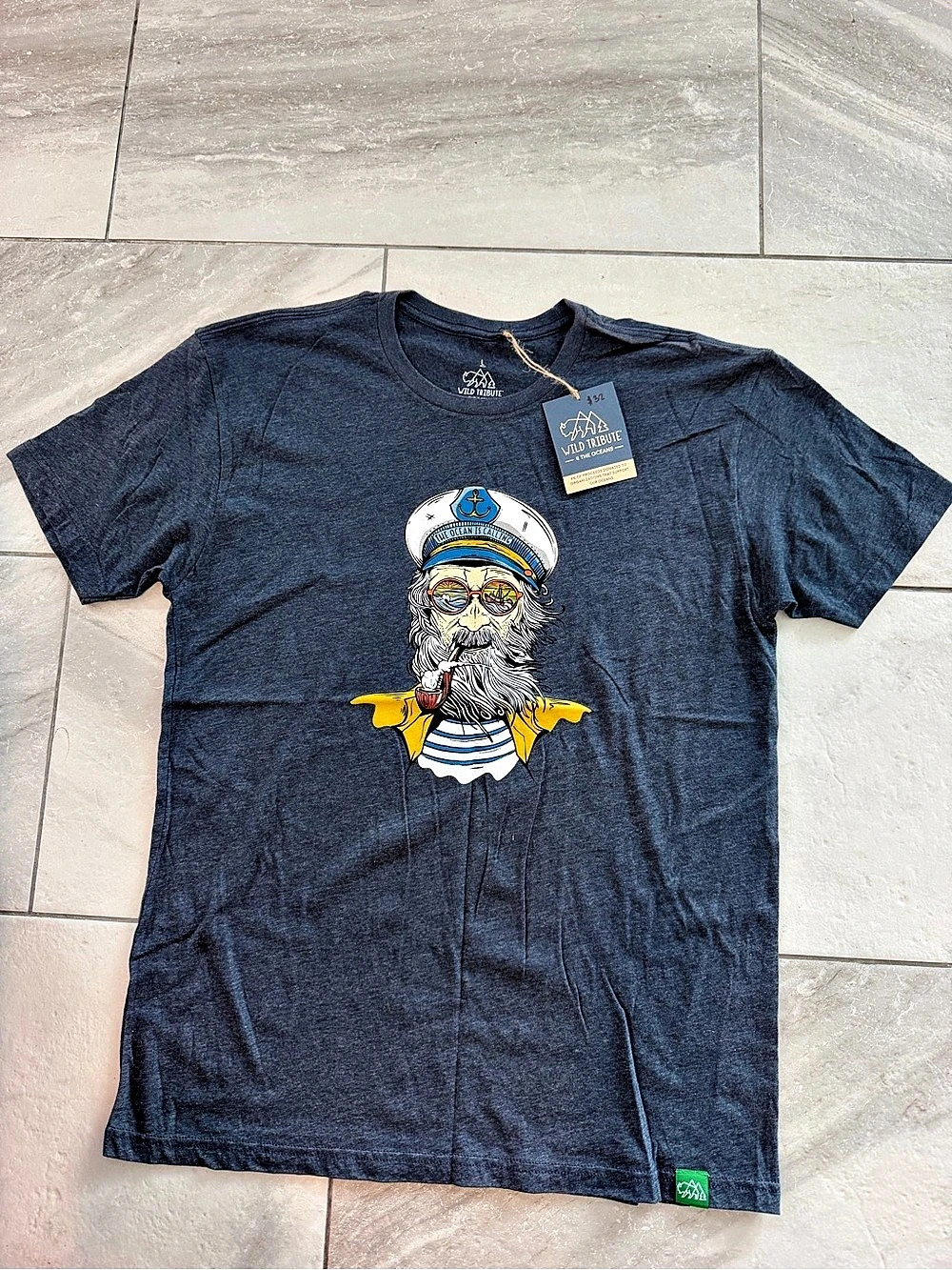 Wild Tribute Old Man Captain Graphic Short Sleeve Tee in Blue Size L.  NWT
